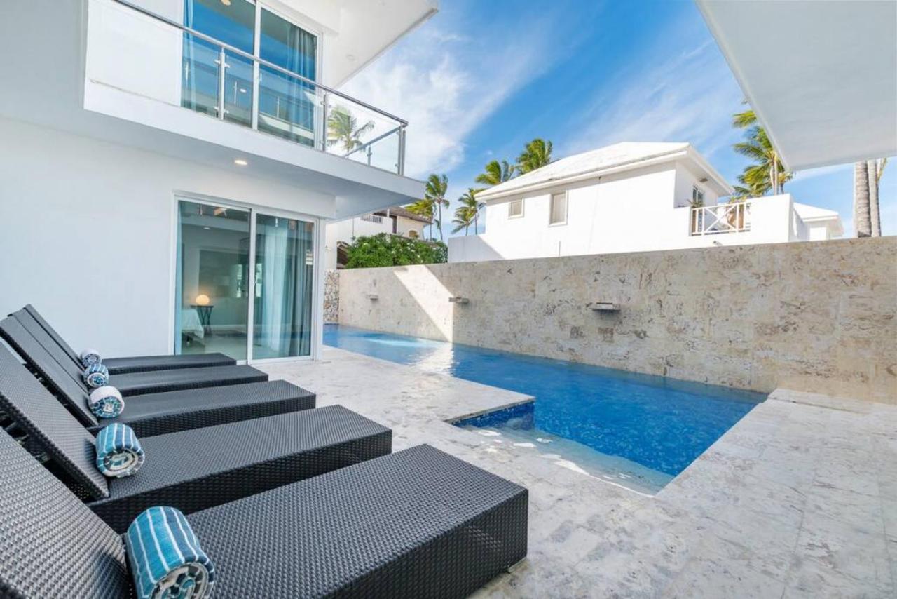 Pandora Beach Front With Chef Game Pool