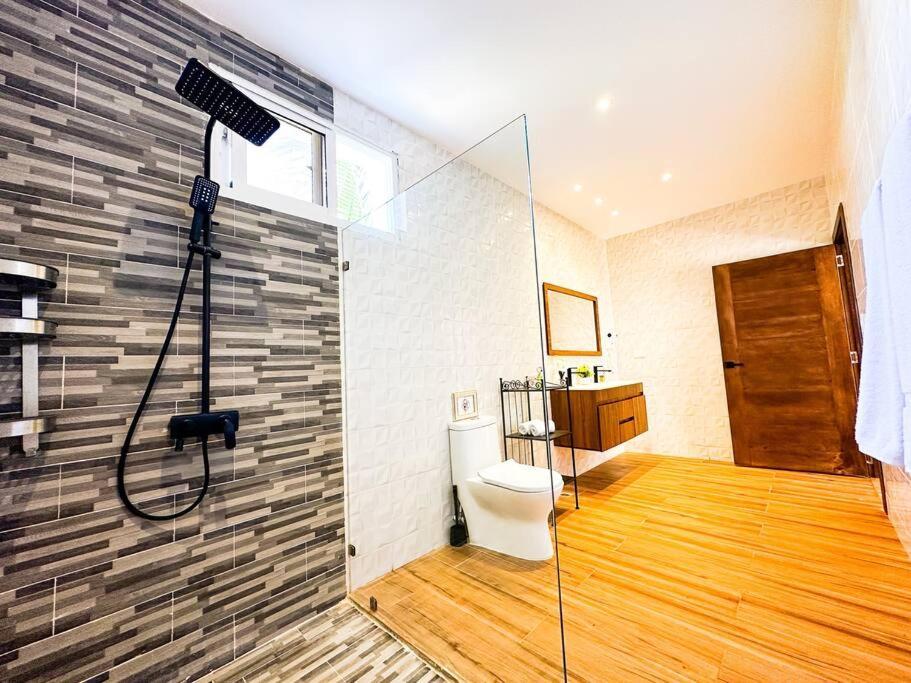10br Beach Andiamo With Chef, Jacuzzi & Maid Villa