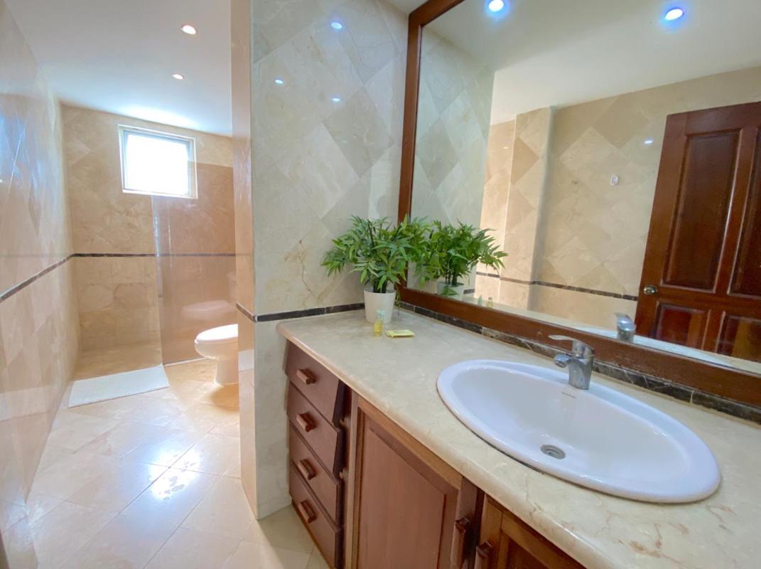 Blue Ocean Beachfront Villas & - Wifi, Pool, Bbq, Playa Corales Apartamento