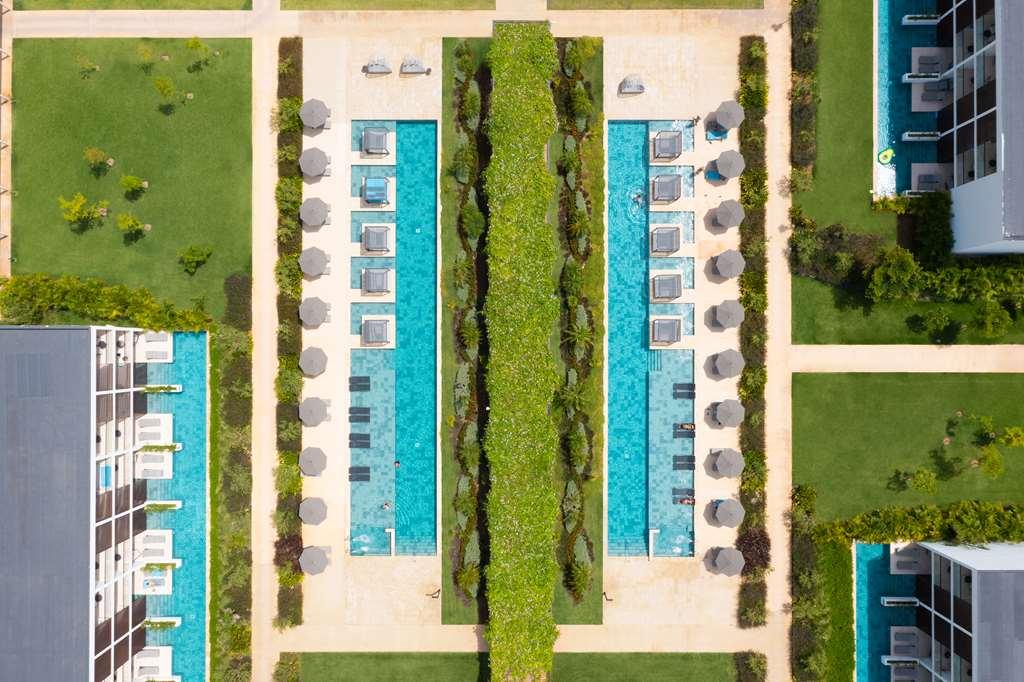 Live Aqua Hotel
