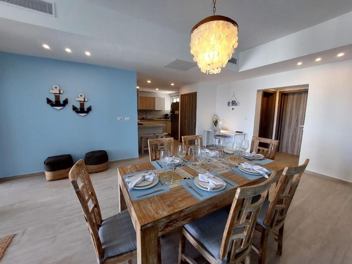 Beach-style 2br Across From Hard Rock