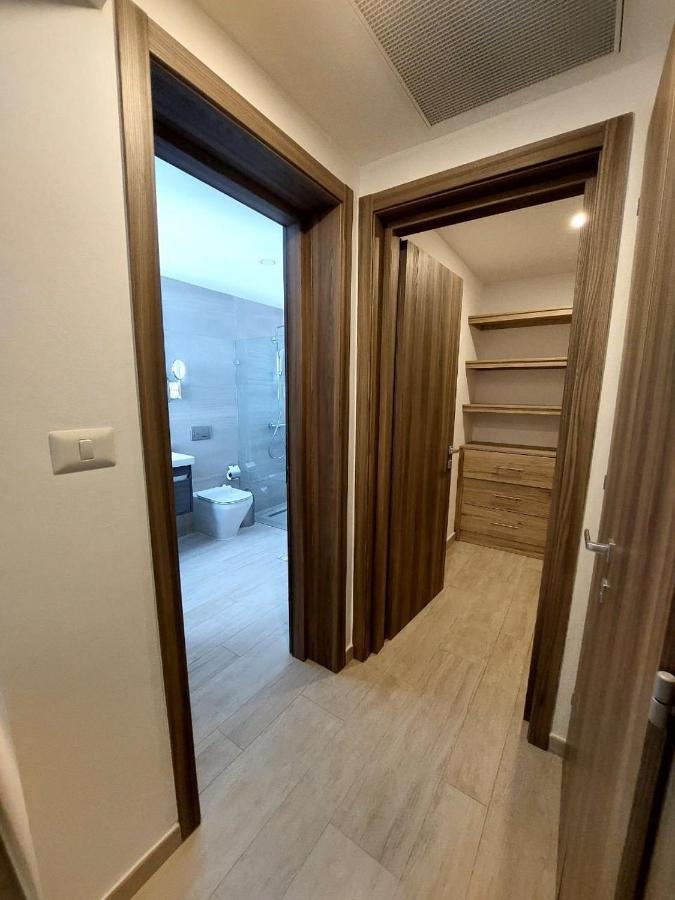 Beach-style 2br Across From Hard Rock *