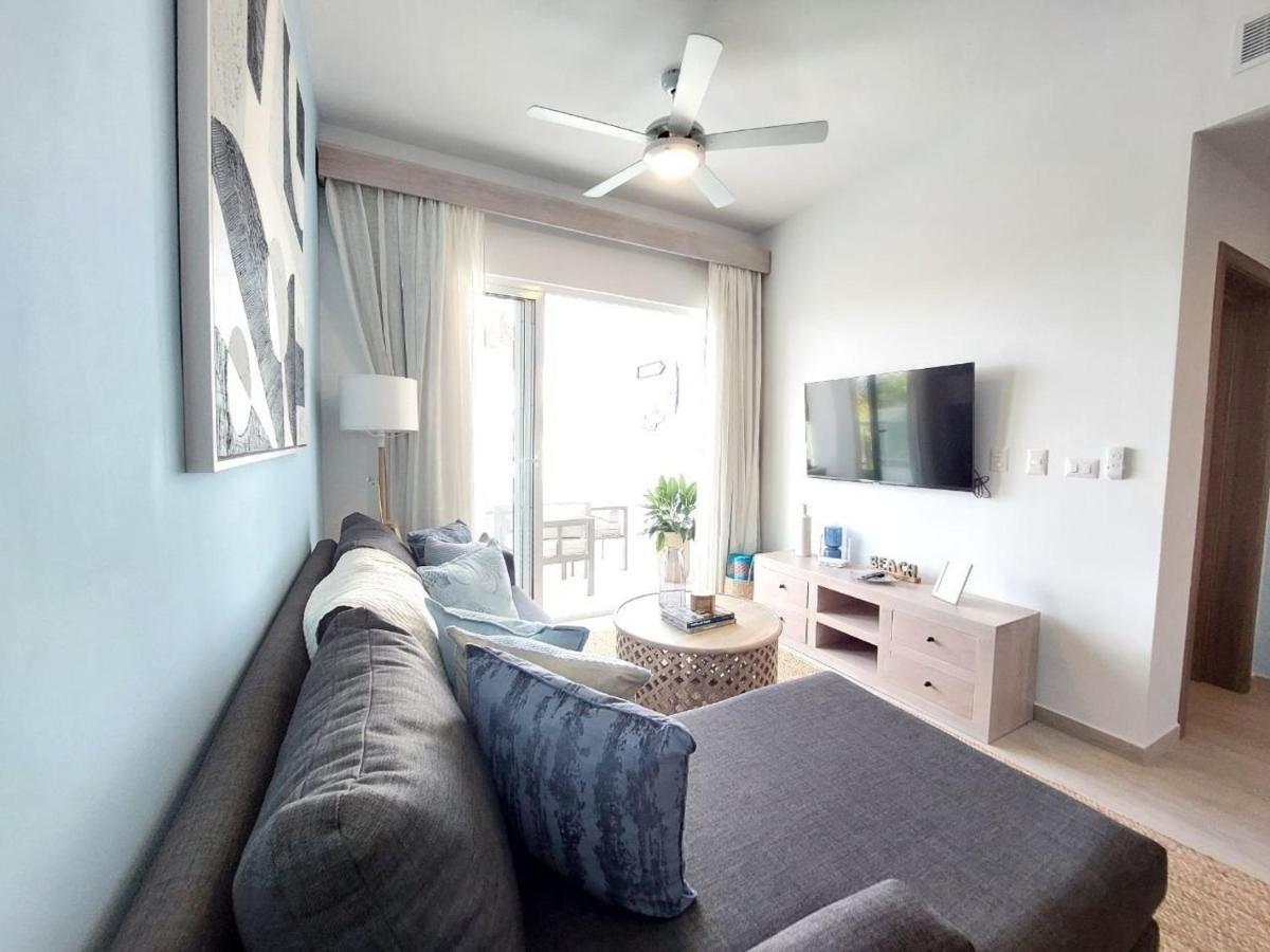 Beach-style 2br Across From Hard Rock