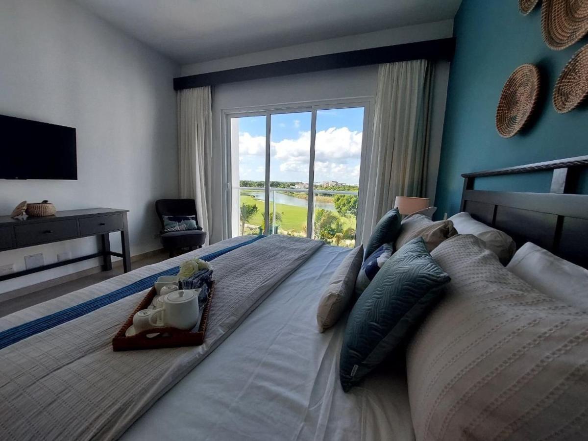 Beach-style 2br Across From Hard Rock *