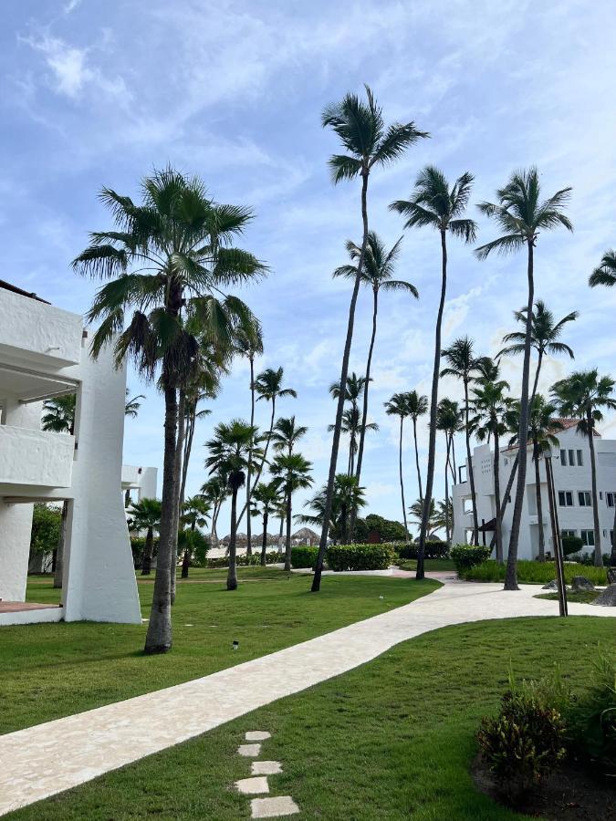 Fully Renovated Beachfront 1br In The Gated Stanza Mare Community With A Private Beach, Pool, Onsite Restaurant And Modern Amenities Such As Refrigerator, Dishwasher, Filtered Water, Microwave, Bbq, Washer Dryer, Bamboo Linens, Free Wi-fi Punta Cana