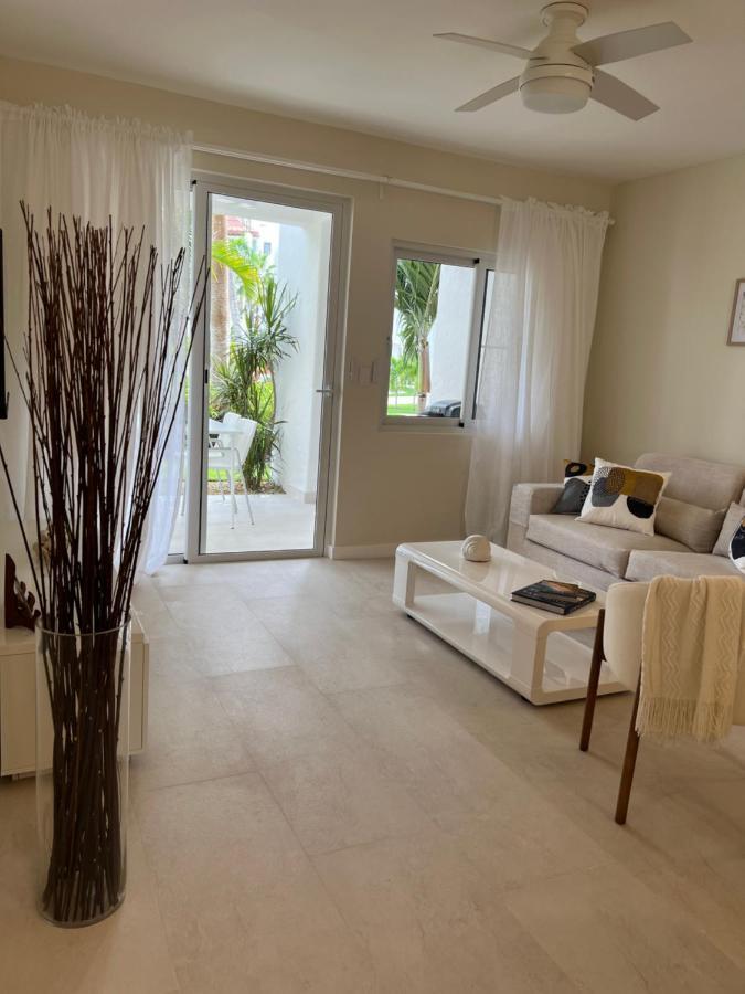 Apartamento Fully Renovated Beachfront 1br In The Gated Stanza Mare Community With A Private Beach, Pool, Onsite Restaurant And Modern Amenities Such As Refrigerator, Dishwasher, Filtered Water, Microwave, Bbq, Washer Dryer, Bamboo Linens, Free Wi-fi *