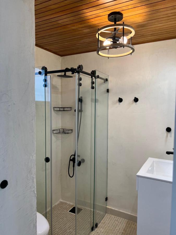 Apartamento Fully Renovated Beachfront 1br In The Gated Stanza Mare Community With A Private Beach, Pool, Onsite Restaurant And Modern Amenities Such As Refrigerator, Dishwasher, Filtered Water, Microwave, Bbq, Washer Dryer, Bamboo Linens, Free Wi-fi Punta Cana