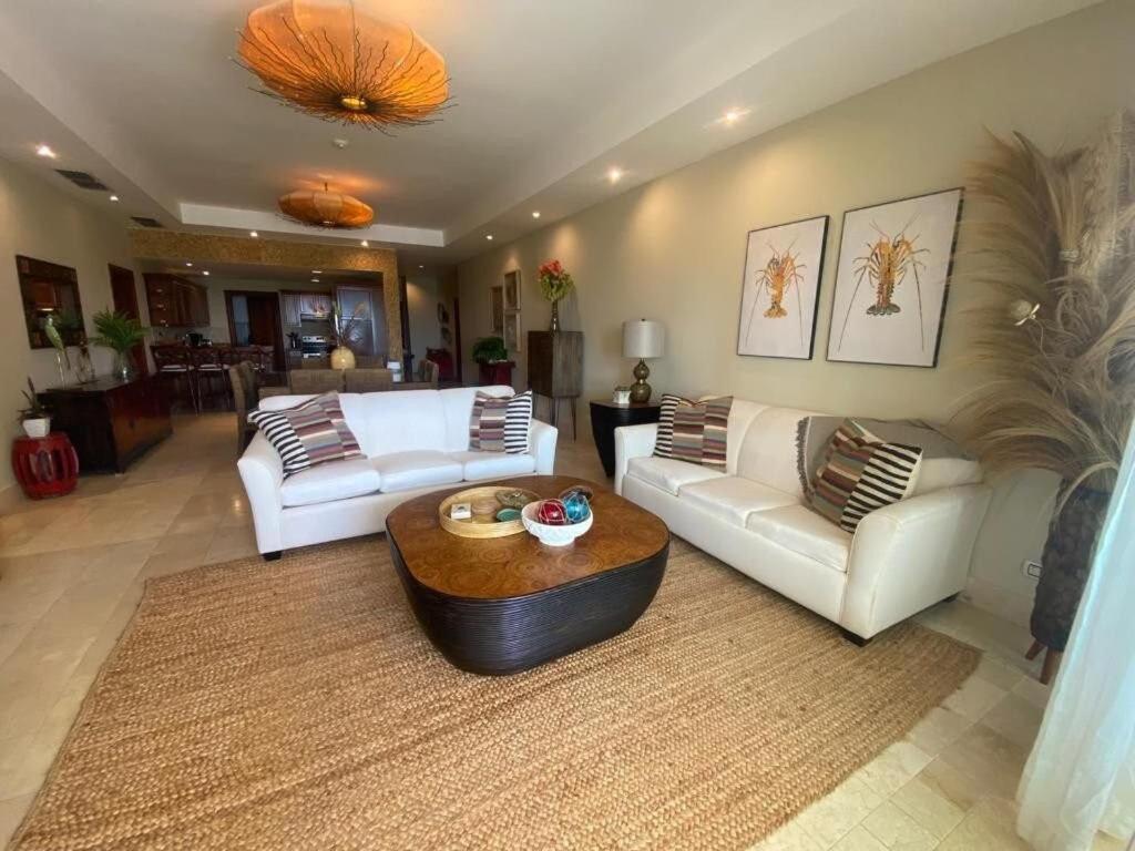 Exclusivos Con Vista A La Playa En Aquamarina, Cap Cana *