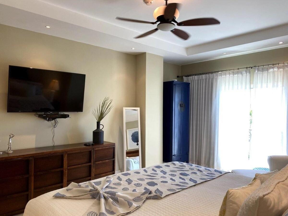 Exclusivos Con Vista A La Playa En Aquamarina, Cap Cana *