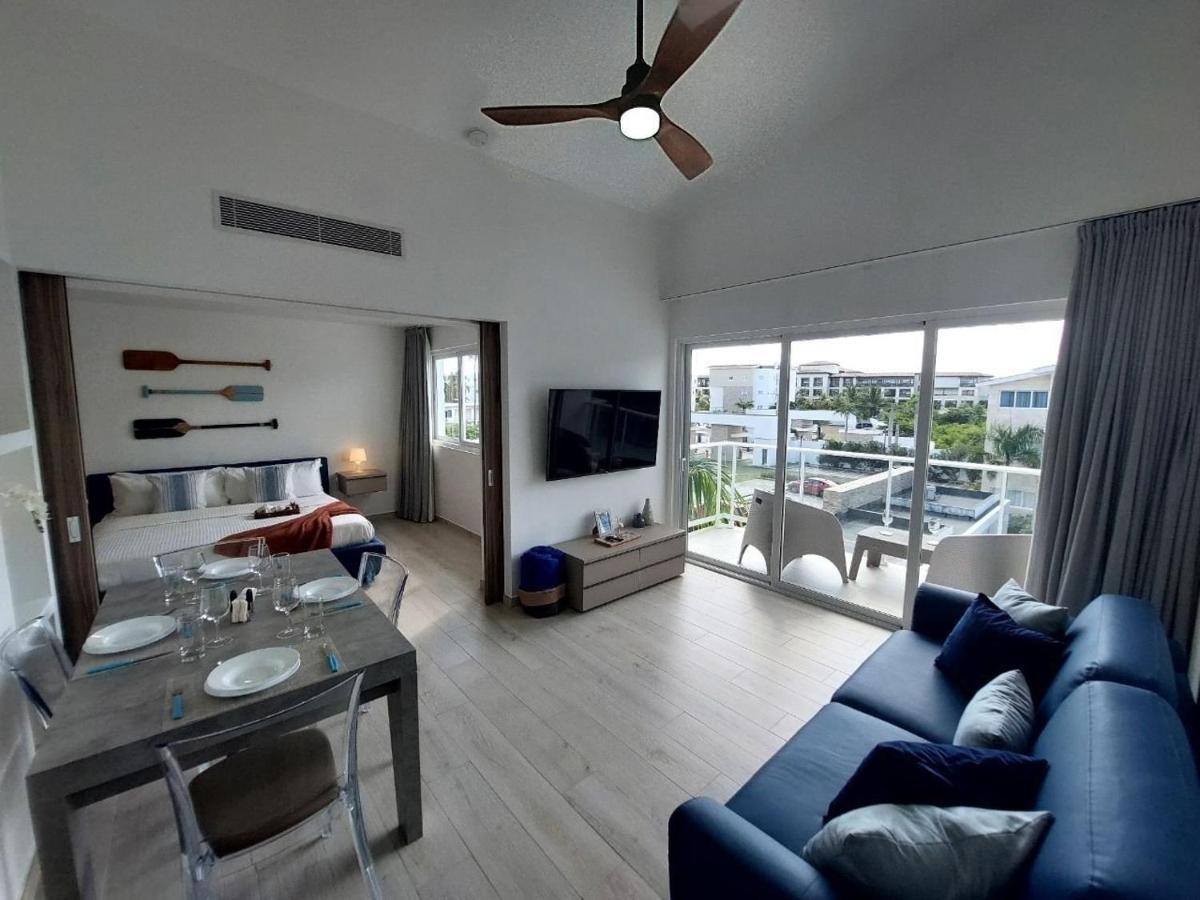 Seaside Luxury 1bdr Paseo Playa Coral D-306