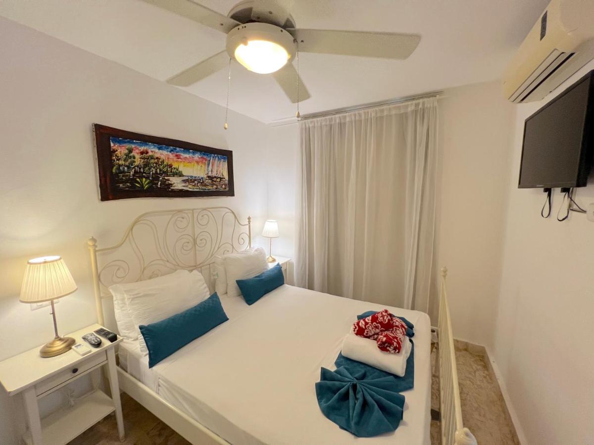 Corales Villas And Suites - Club, Spa, Restaurants