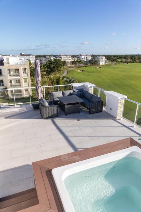 Modern & Relaxing Penthouse And Golf View
