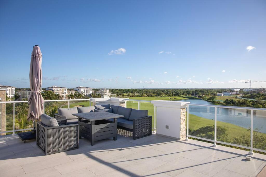 Modern & Relaxing Penthouse And Golf View