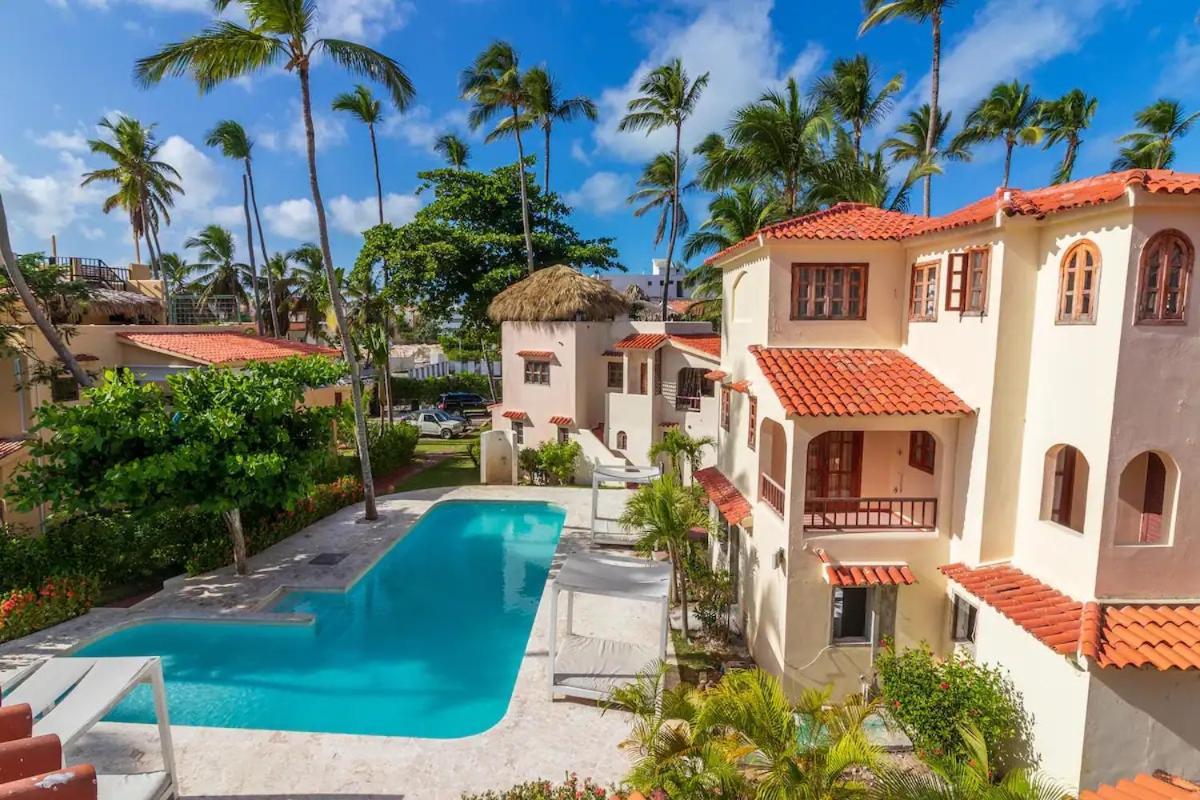 Los Corales Sortosan Private Beach Club *
