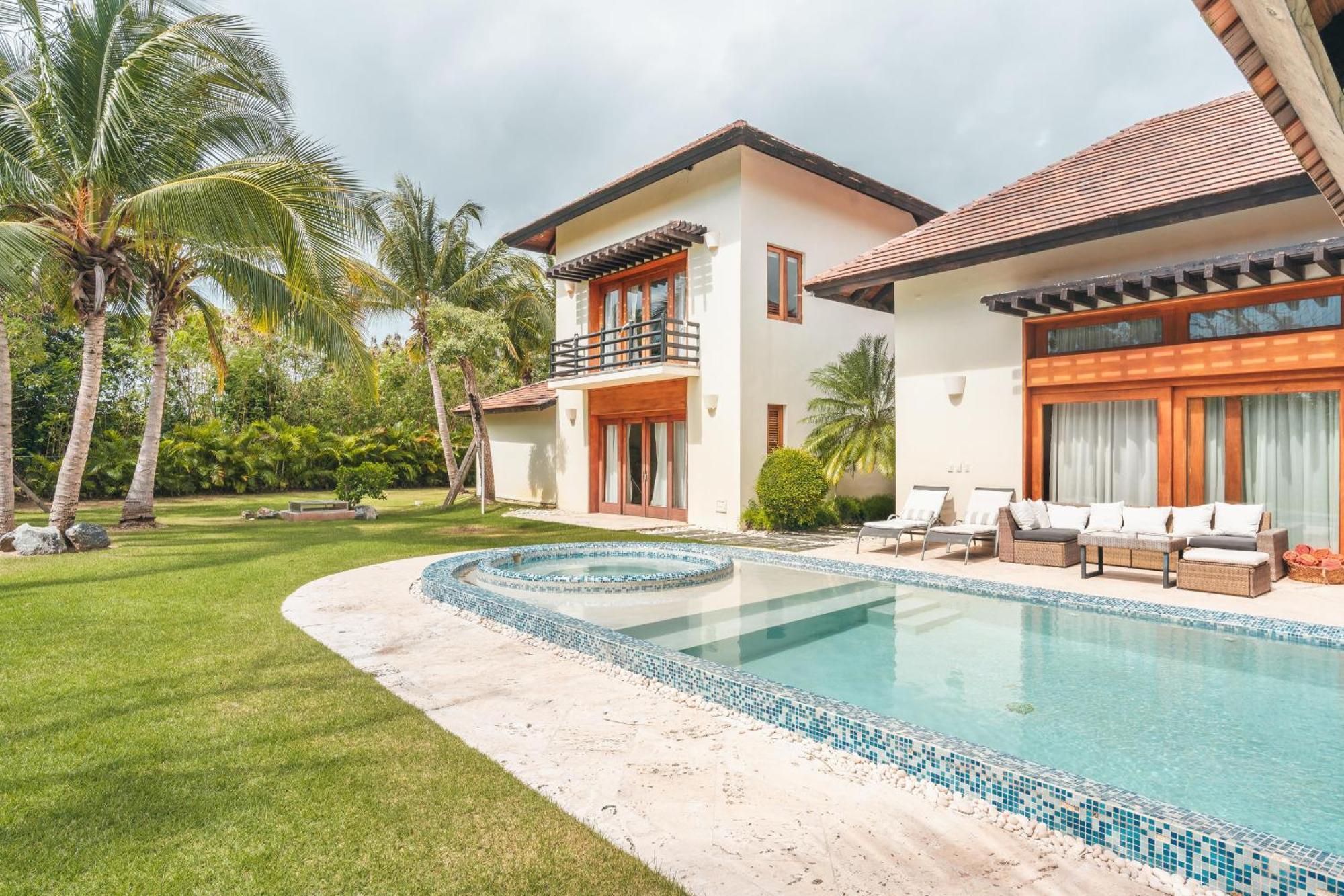 Villa Amazing 5br W Pool At Village A