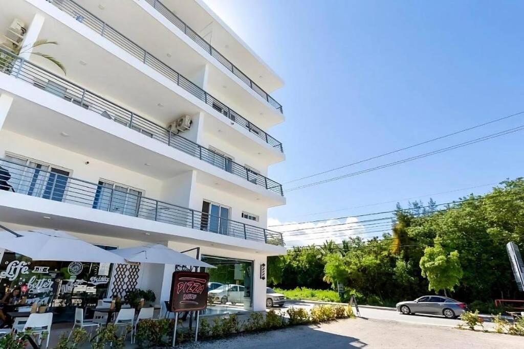 One & Beach 508 *