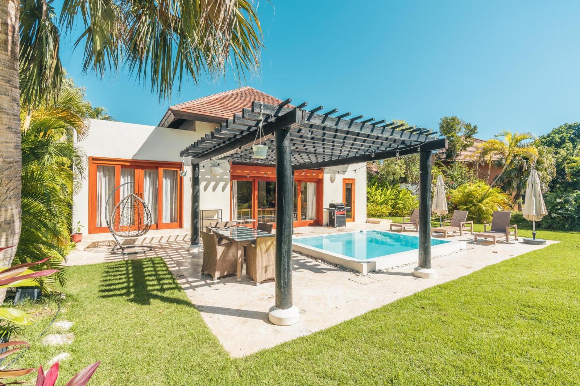 Spacious House At Village With Picuzzi Cb