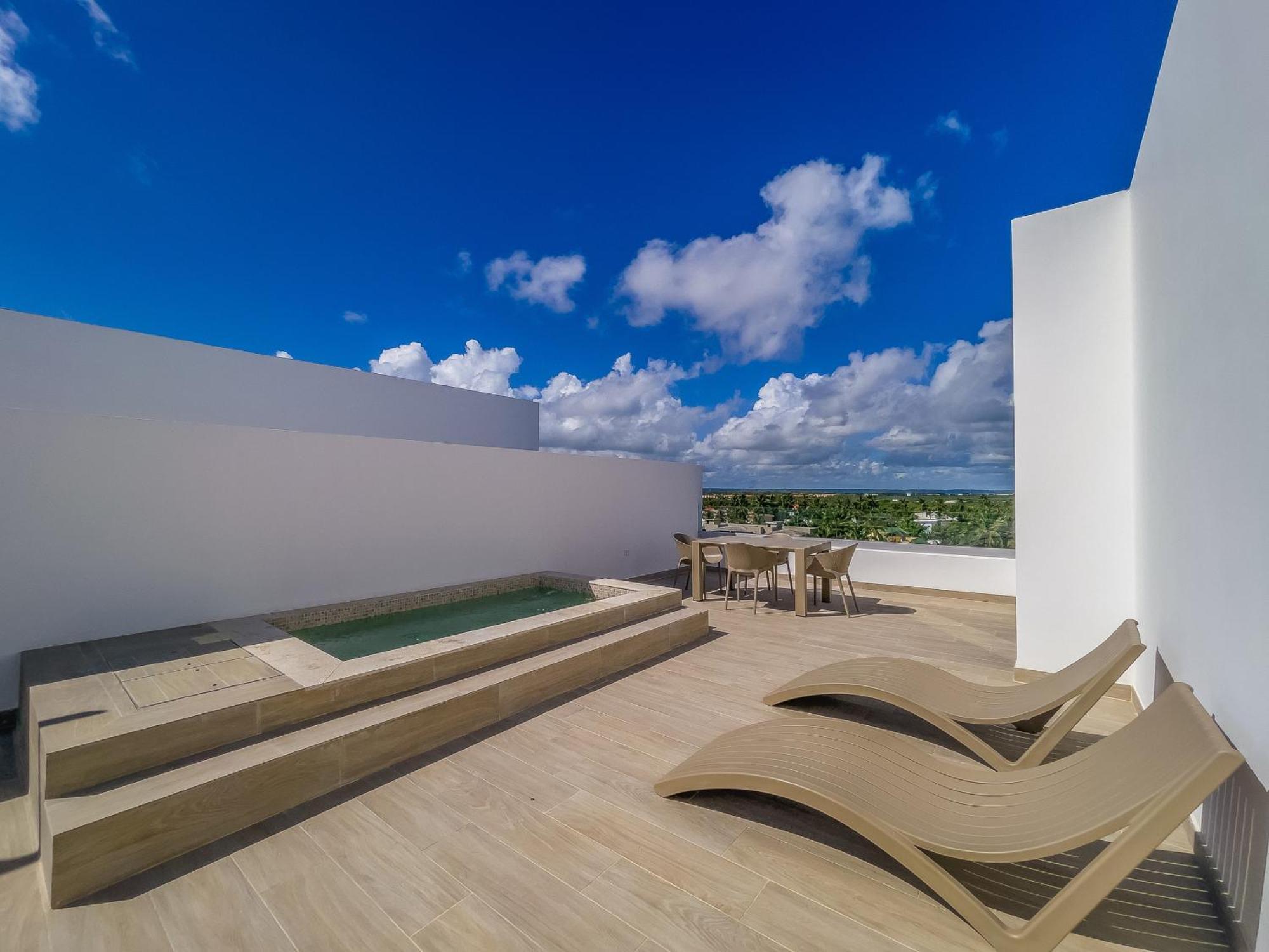 Private Picuzzi In New Penthouse Corales, 404 *