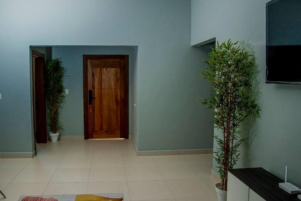 Villa Beautiful Village 3 Bedrooms Furnished Pool Residencial Velero *