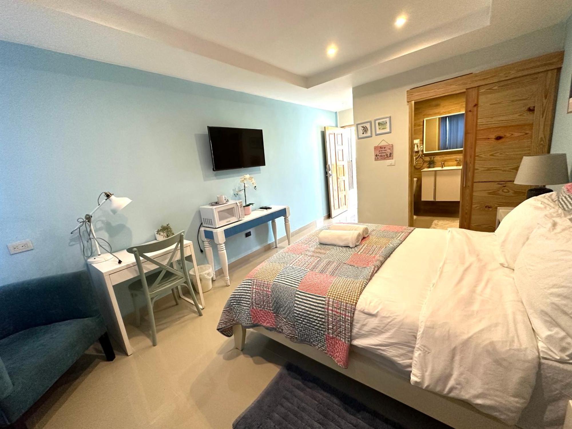 Hotel cápsula Noe , One Bed Close To The #1 *