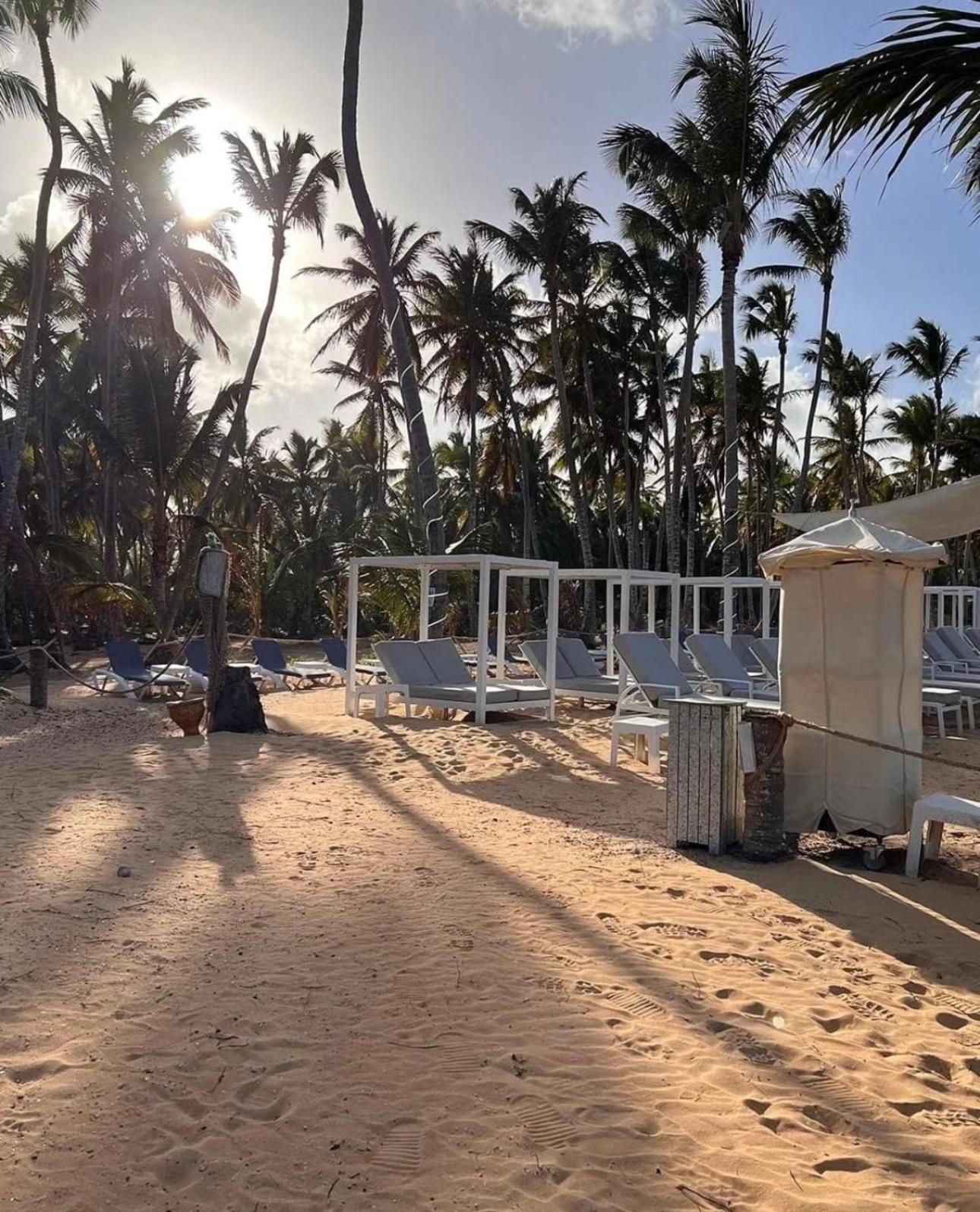 Exclusive * Private And Housekeeping Villa