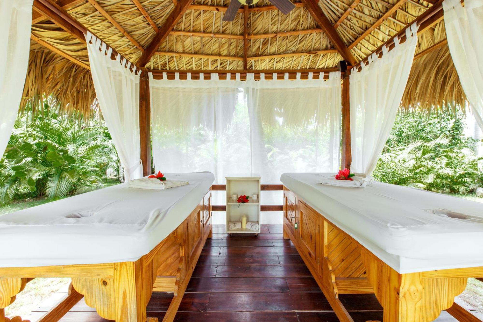 Tropicana Deluxe Beach Club And Pool - Playa Los Corales Hotel Punta Cana