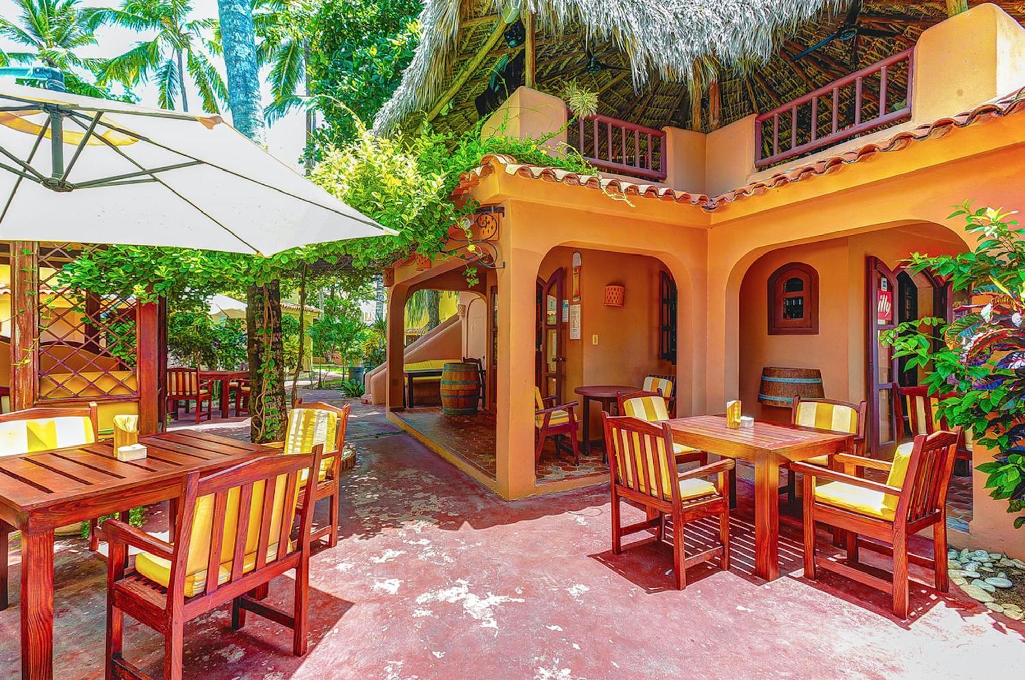Hotel Tropicana Deluxe Beach Club And Pool - Playa Los Corales 5*