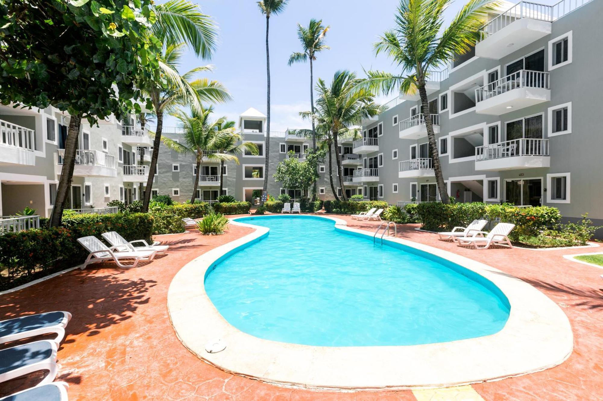 Tropicana Deluxe Beach Club And Pool - Playa Los Corales
