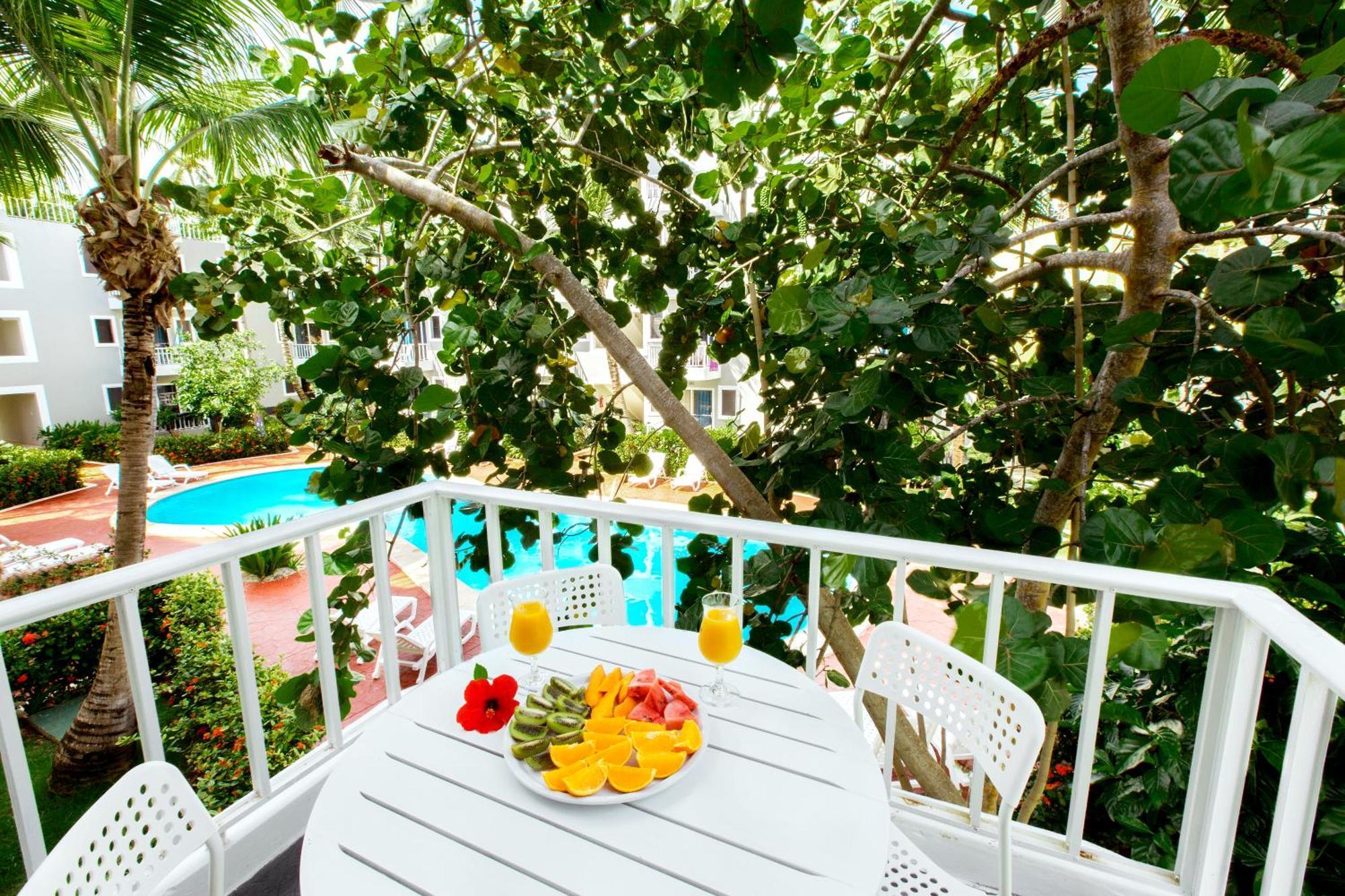 Tropicana Deluxe Beach Club And Pool - Playa Los Corales Hotel Punta Cana
