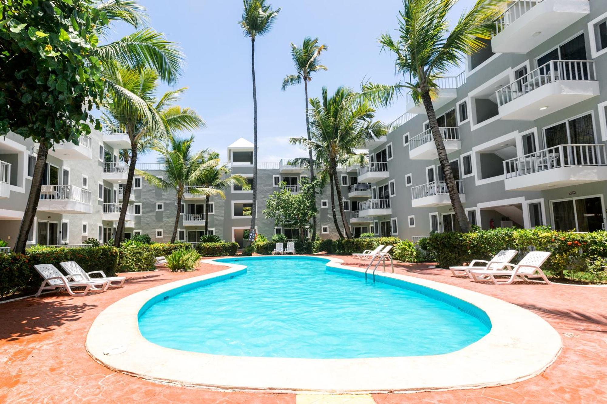 Tropicana Deluxe Beach Club And Pool - Playa Los Corales Punta Cana