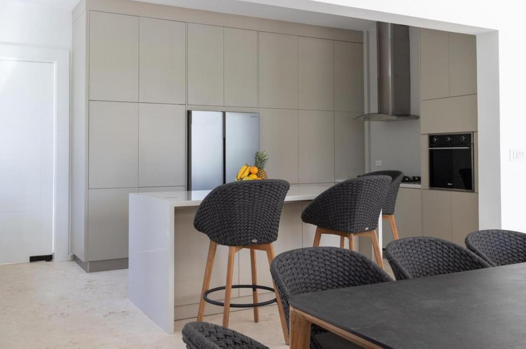 Located In One Of The Exclusive Areas Apartamento *