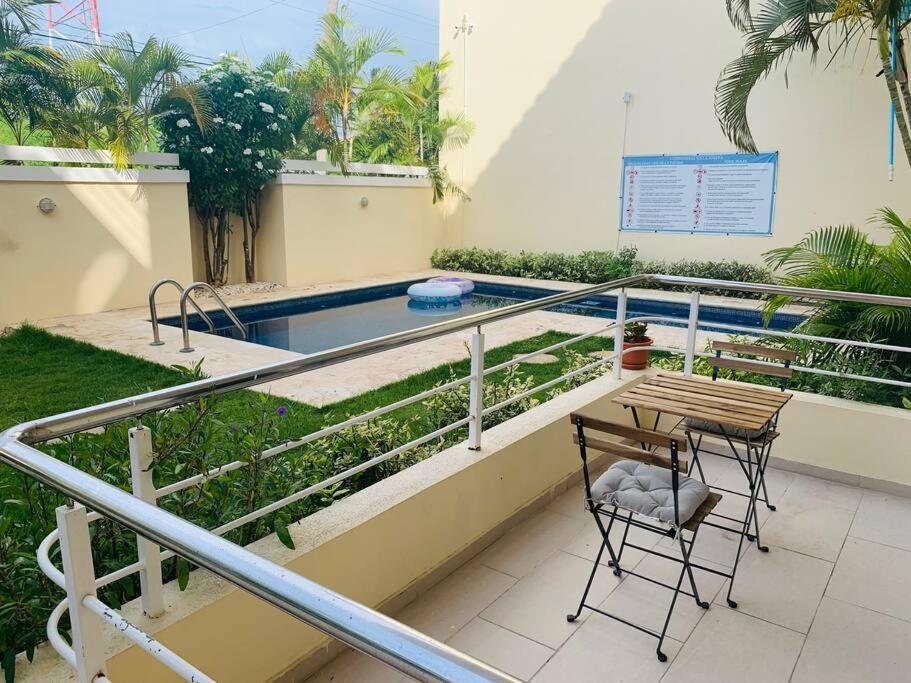 Close To The With Pool Apartamento