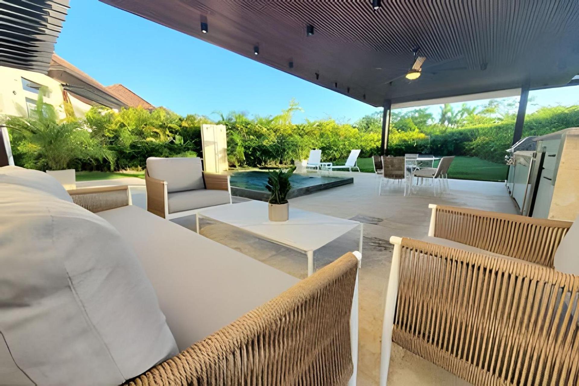 Elegante Privada De 4 Con Piscina Y Jacuzzi Punta Cana