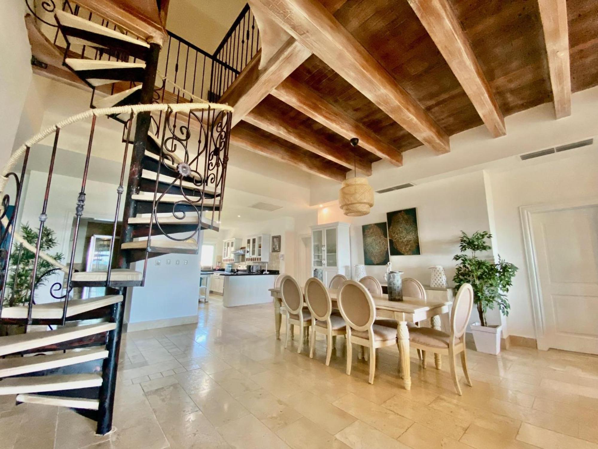 Beautiful Beachfront Penthouse At Cap Cana Apartamento