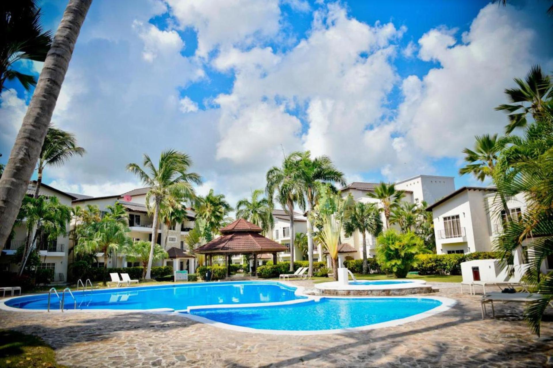 - - Sleeps 4 - Pool - Hot Tub Apartamento