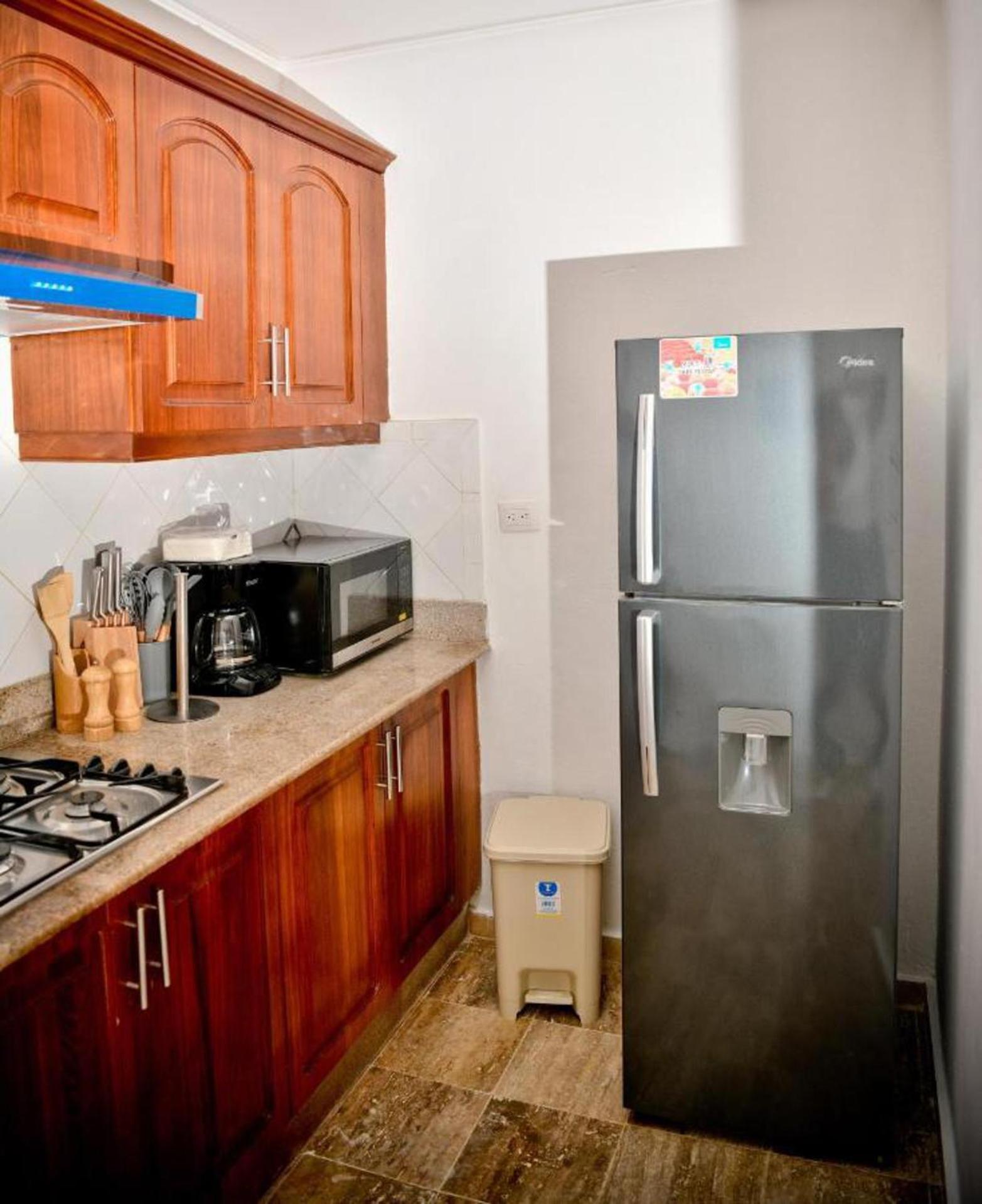 - - Sleeps 4 - Pool - Hot Tub Apartamento