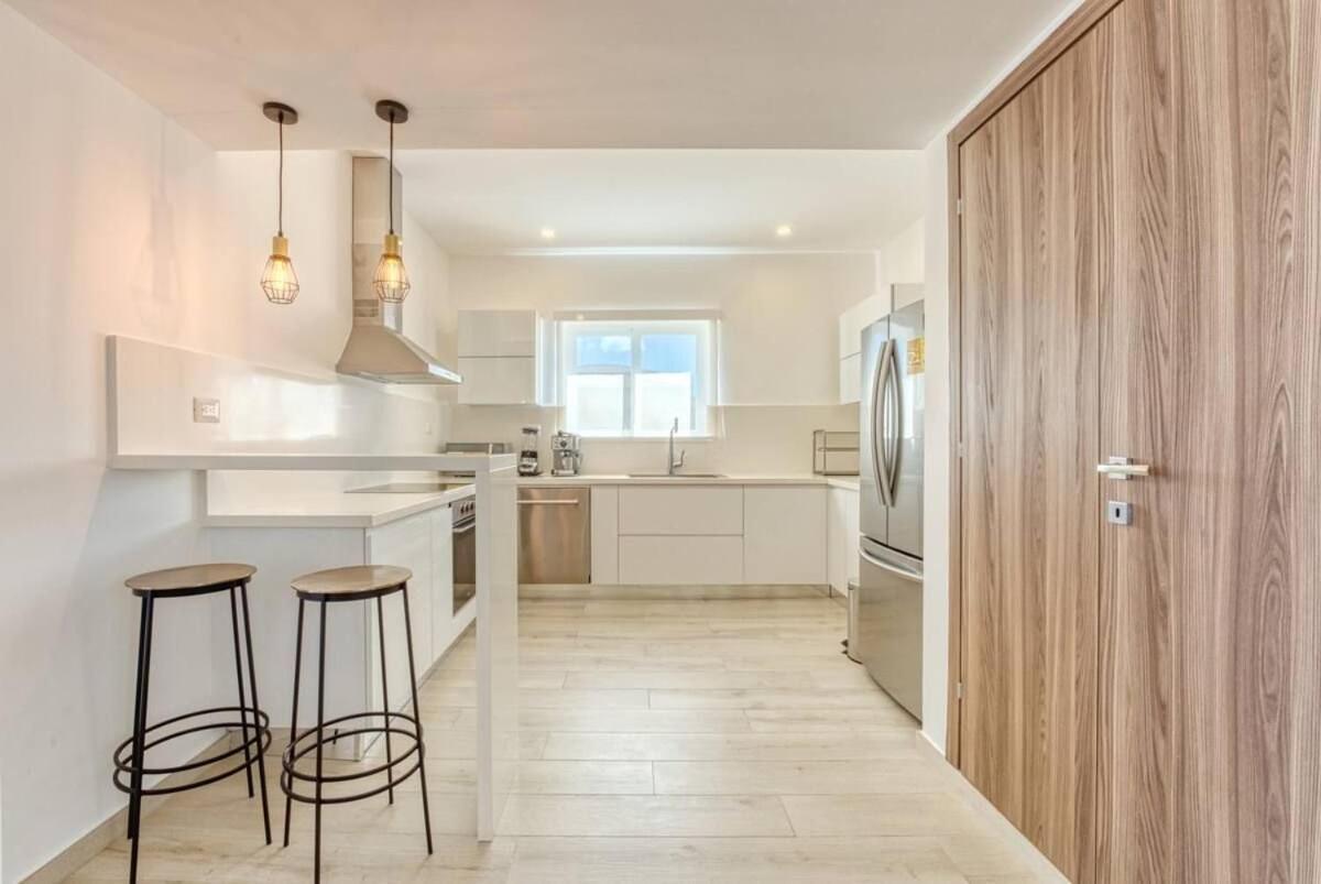 Beauty Luxury In A Private Residencial
