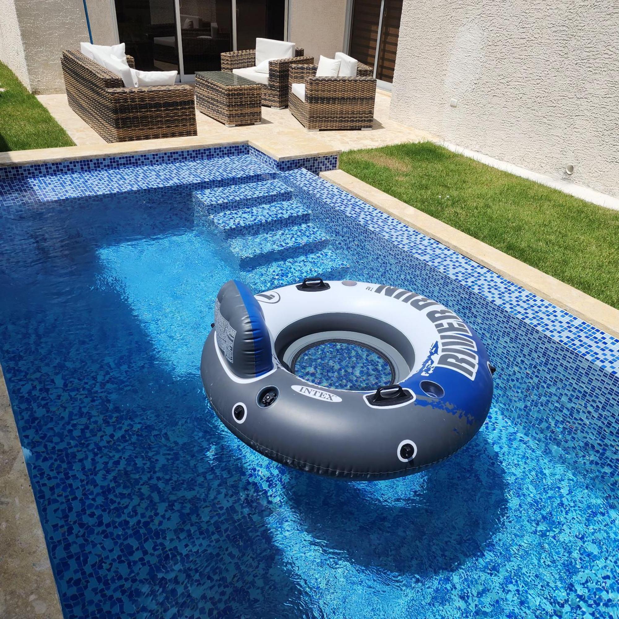 Koi Con Piscina Privada Climatizada