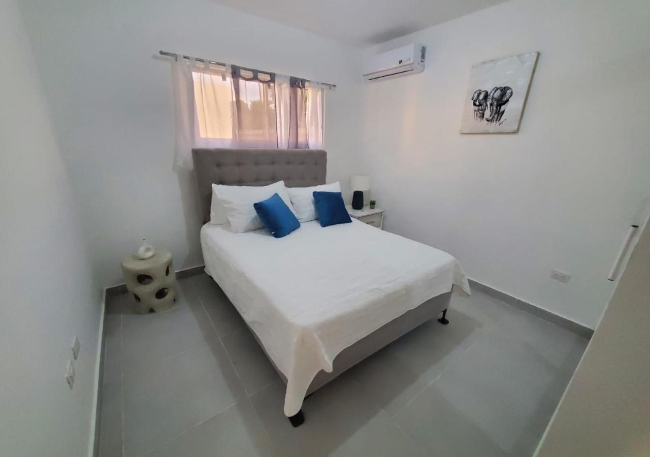 Newly Built Beautiful 2br House With Yard Сasa de vacaciones Punta Cana