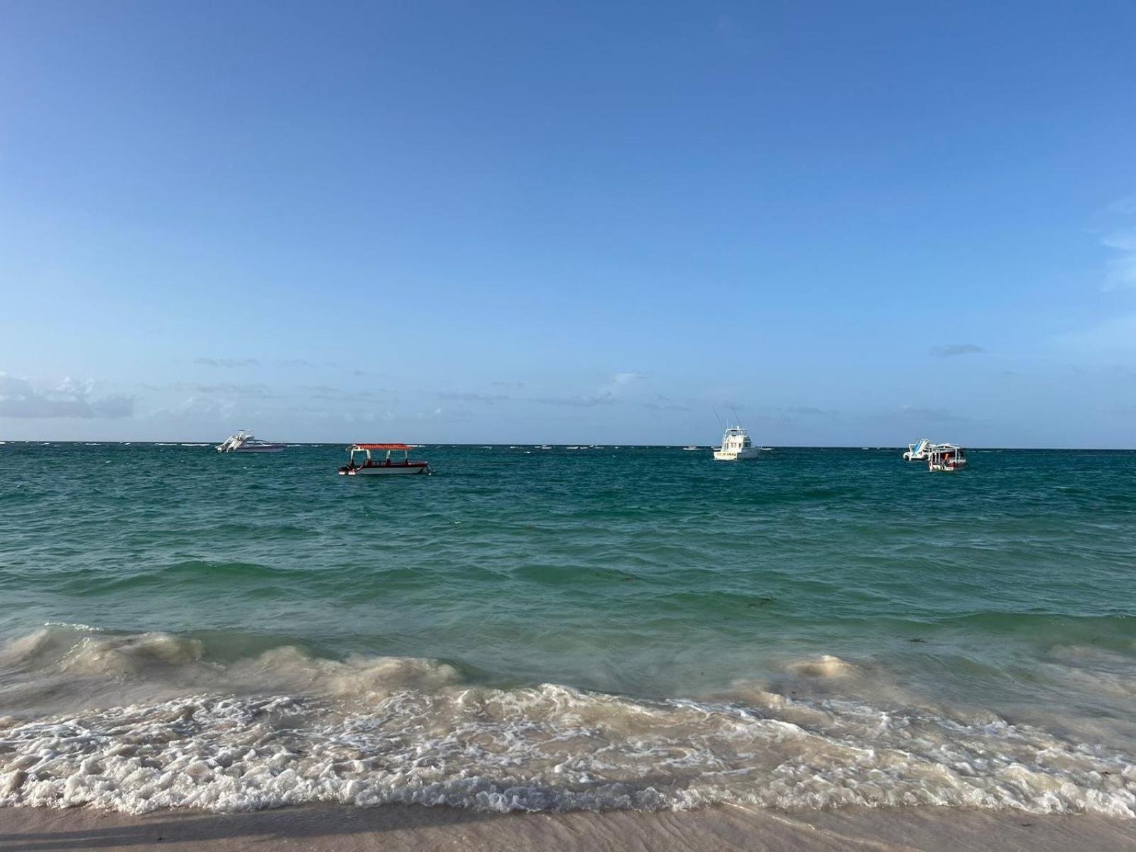 A Solo 13 Minutos Caminando A Playa, 2 Niveles De 1 Con Jacuzzy Privado Punta Cana