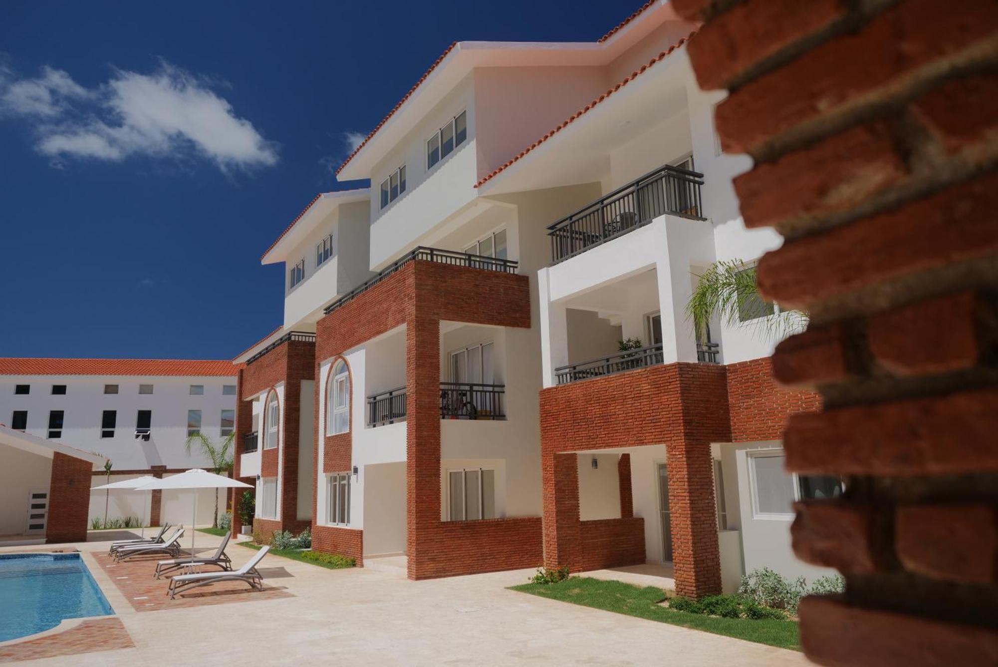 Coral Village 1 - Caribbean Apartments, & Pool