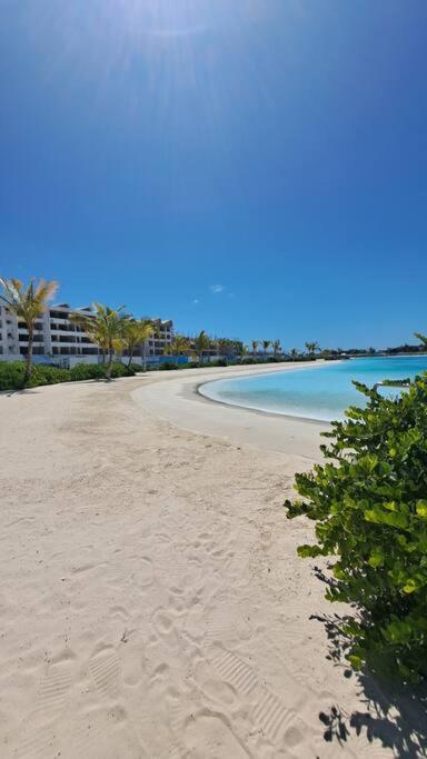 Crystal Lagoon Beach *