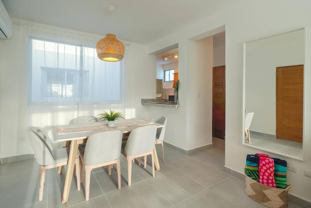 White Sands Condo, Beach, Wi-fi, Pool * Punta Cana