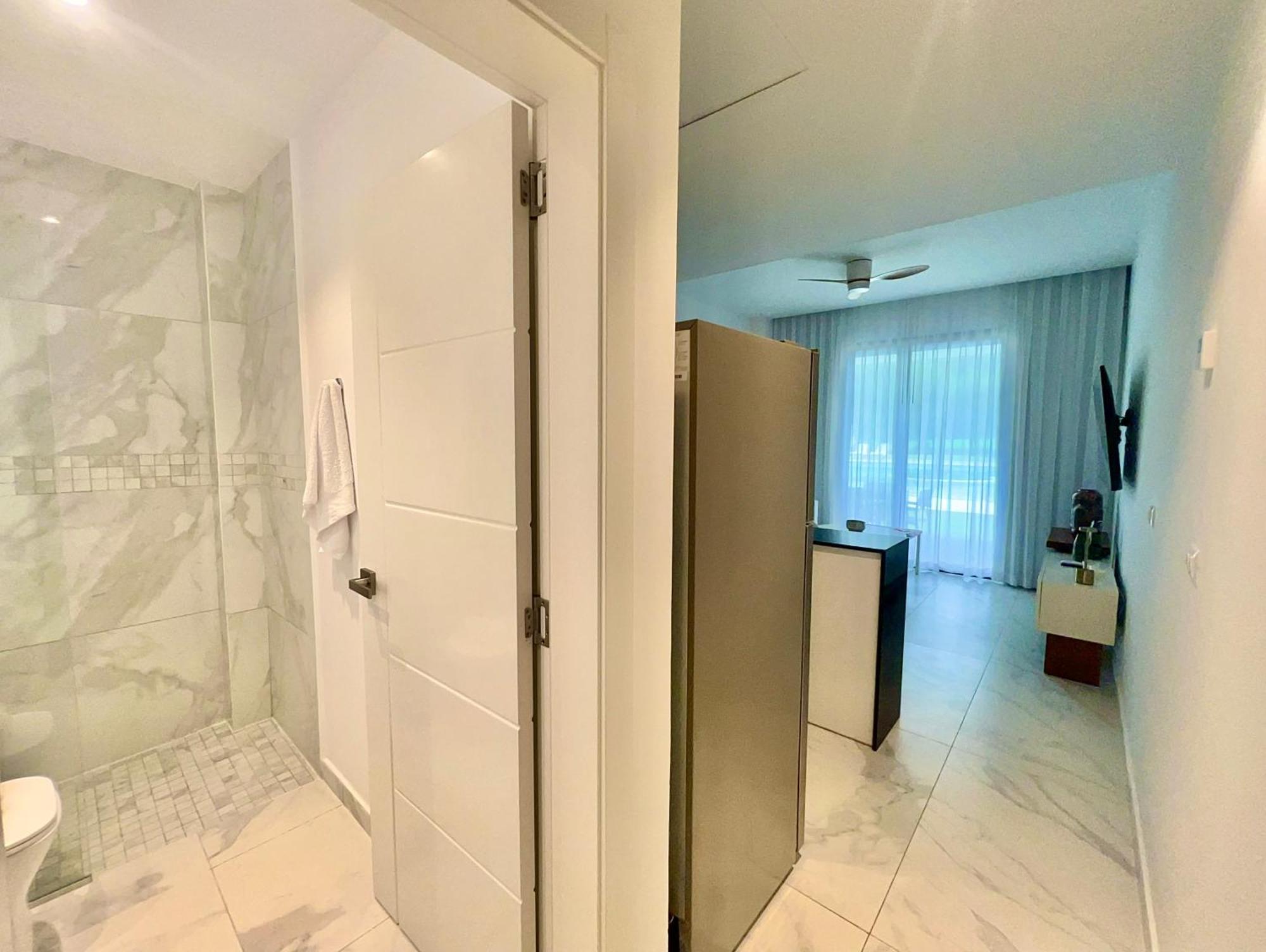 Cana Rock Condos, Penthouse Caribeño 335 *