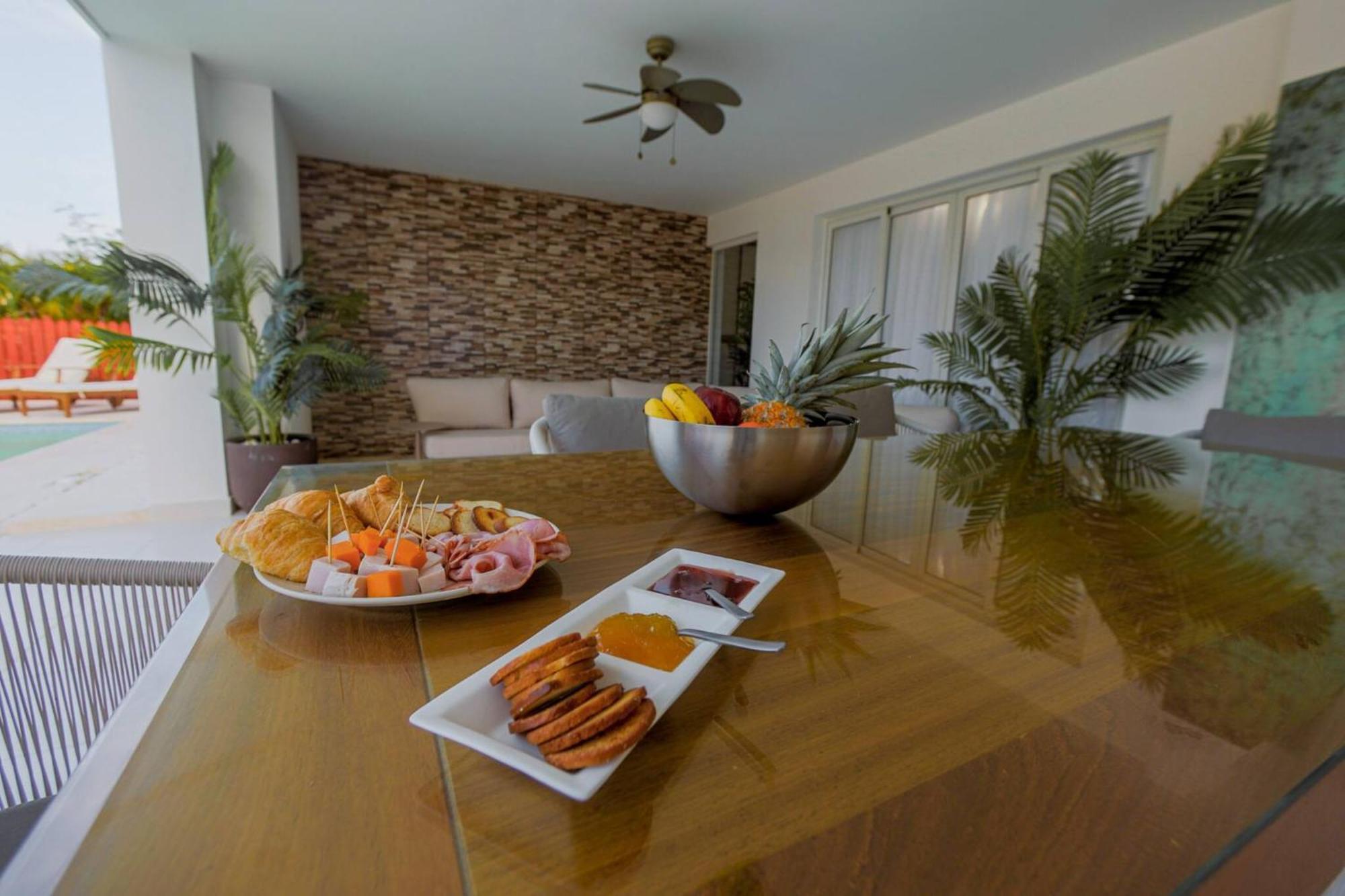 A Tropical Oasis In Vista Cana Villa *