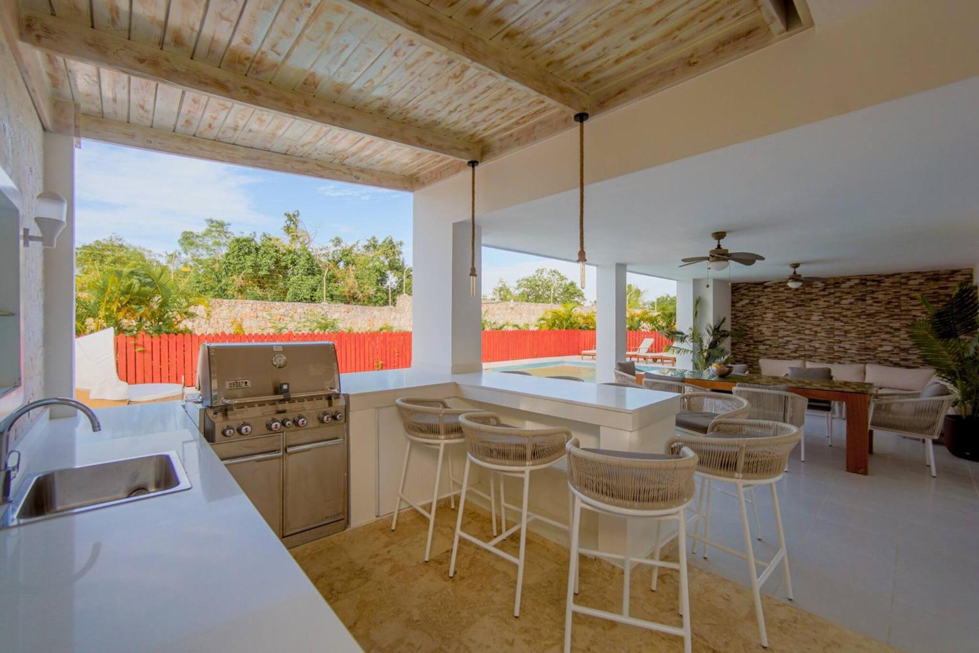 Villa A Tropical Oasis In Vista Cana *