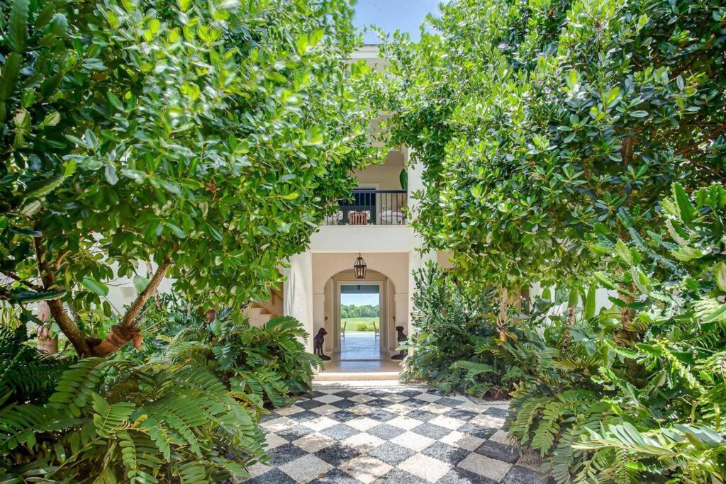 Colonial Flair In Punta Cana- Pablo Villa *