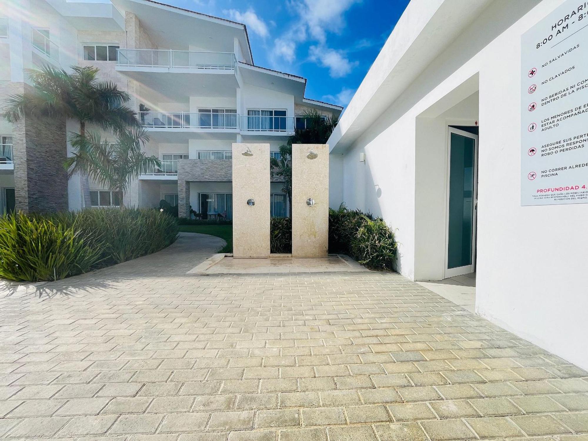 Beauty Pool Views Paseo Playa Coral Steps To The Apartamento