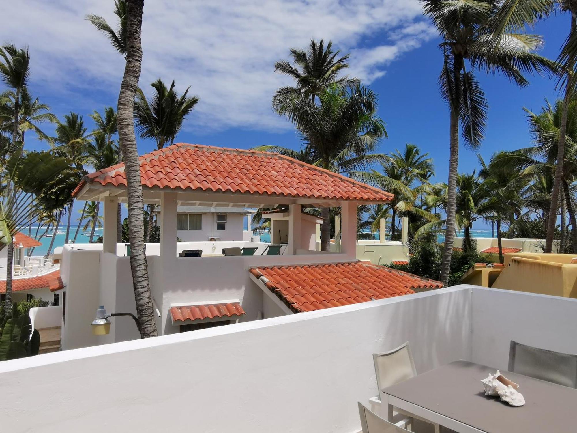 Deluxe Los Corales Beach & Spa - Best Price For Vacation Hotel Punta Cana