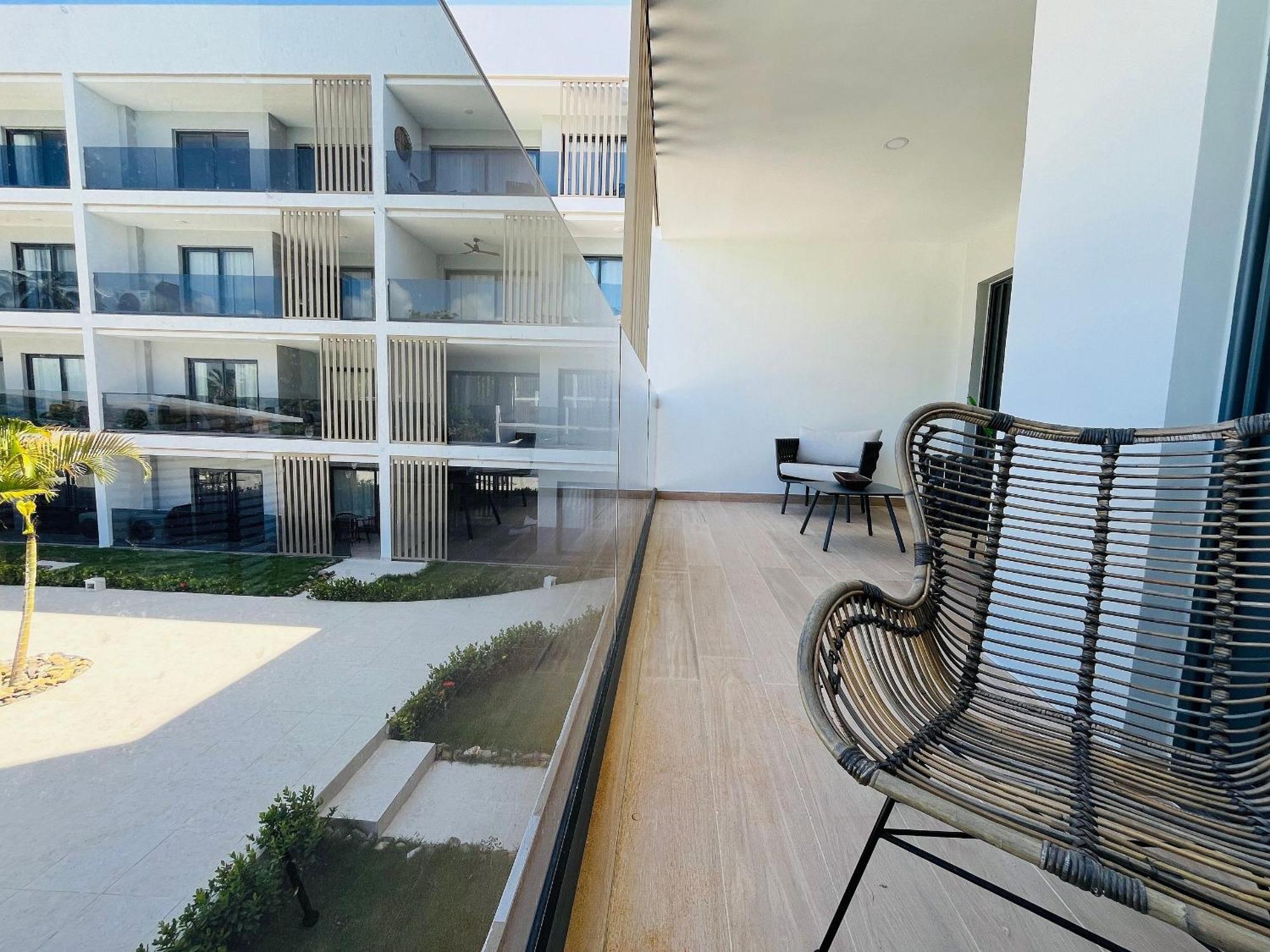 New Pool Views Sausalito Residencial Close To Playa Bavaro Apartamento